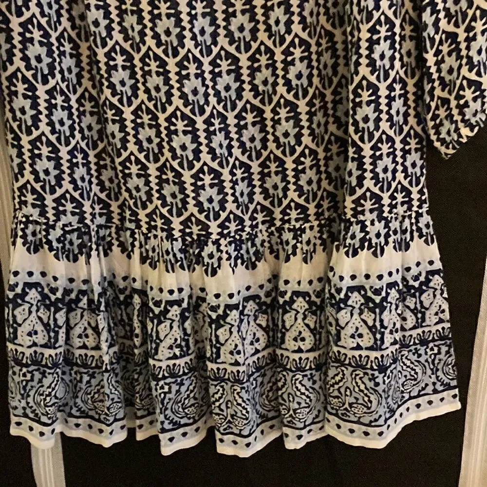 CoolChange Kids Coverup/Dress in Blue & White print. Size 8.